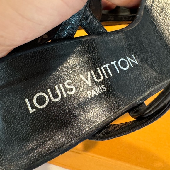 Authentic Louis Vuitton sandals - Picture 8 of 9